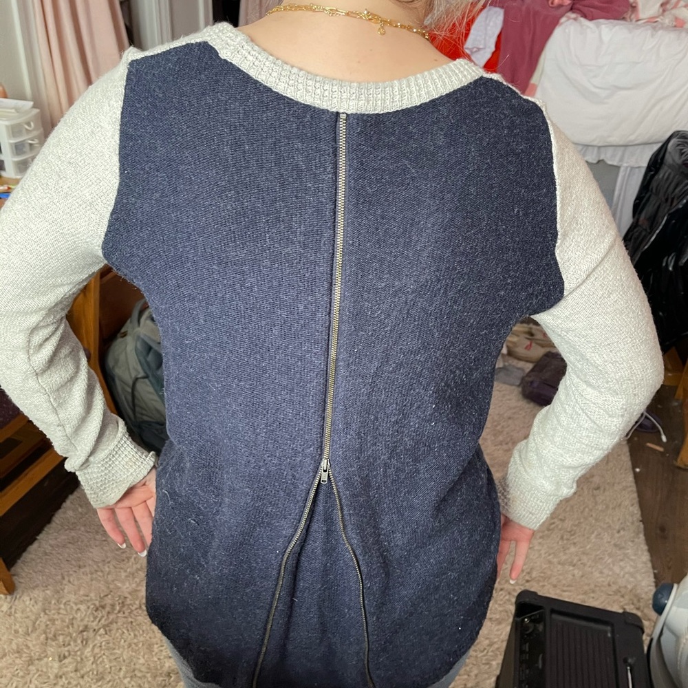 Sweater - Picture 3 of 4